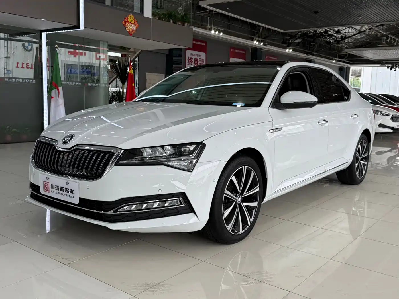 Škoda Superb 2023 Facelift TSI280 DSG Premium Edition фото 2