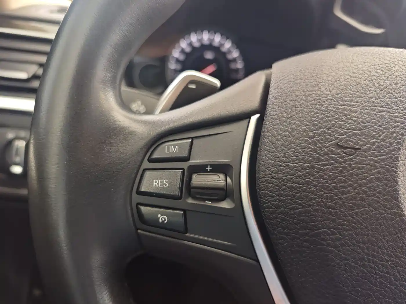 BMW 3 Series 2018 320Li Leading Luxury Package фото 18