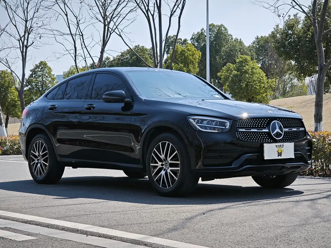 Mercedes-Benz GLC Coupe 2023 Model GLC 260 4MATIC Coupe SUV фото 3