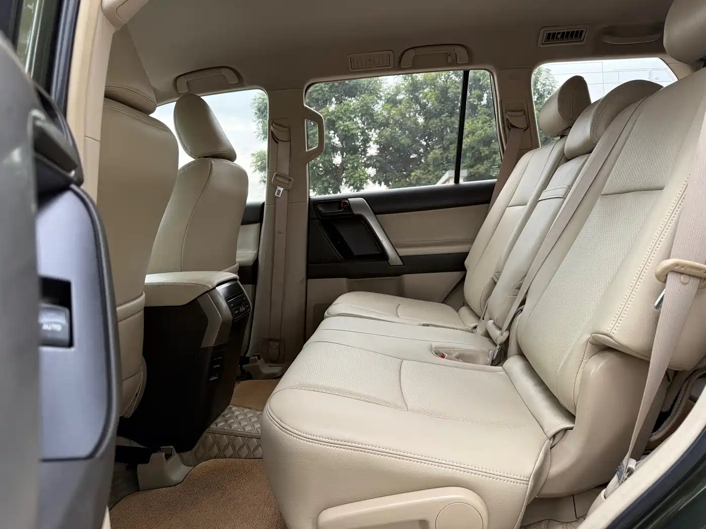 Toyota Prado (Import) 2010 2.7L Auto Luxury фото 6