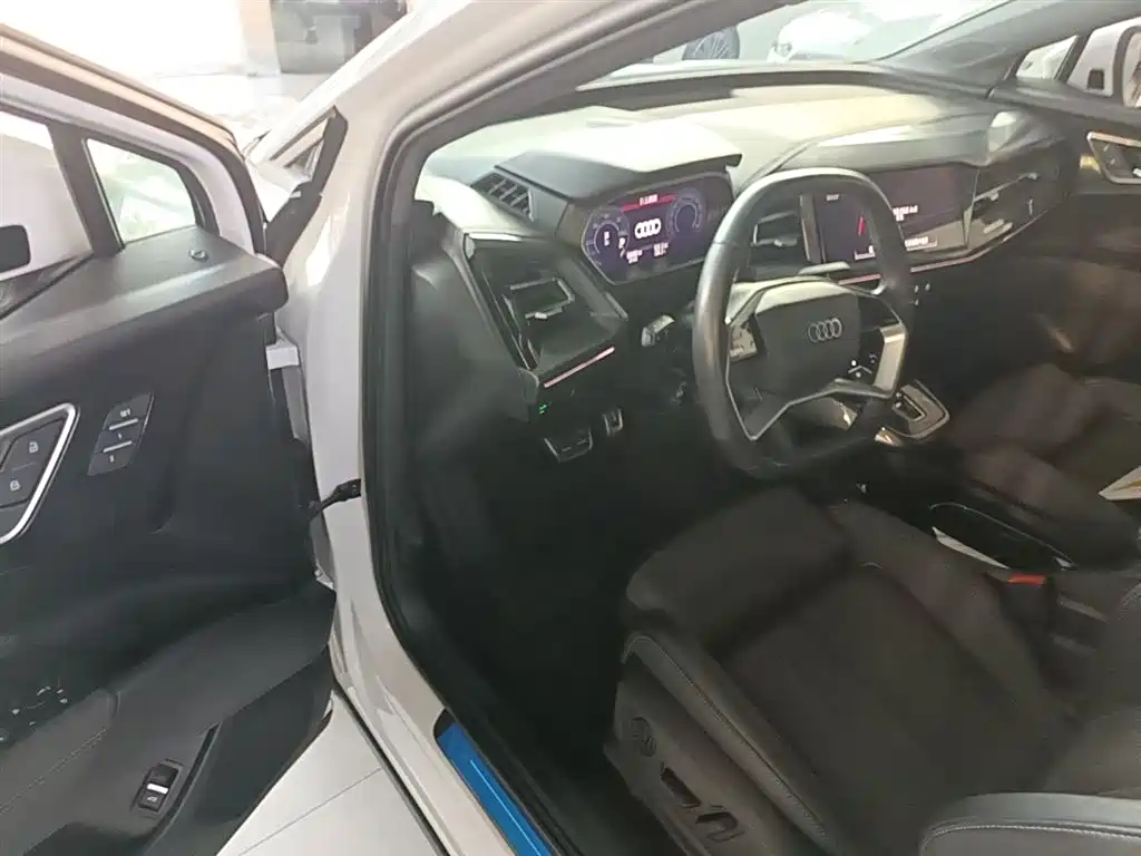 Audi Q4 e-tron 2023 40 e-tron Innovation Edition фото 16