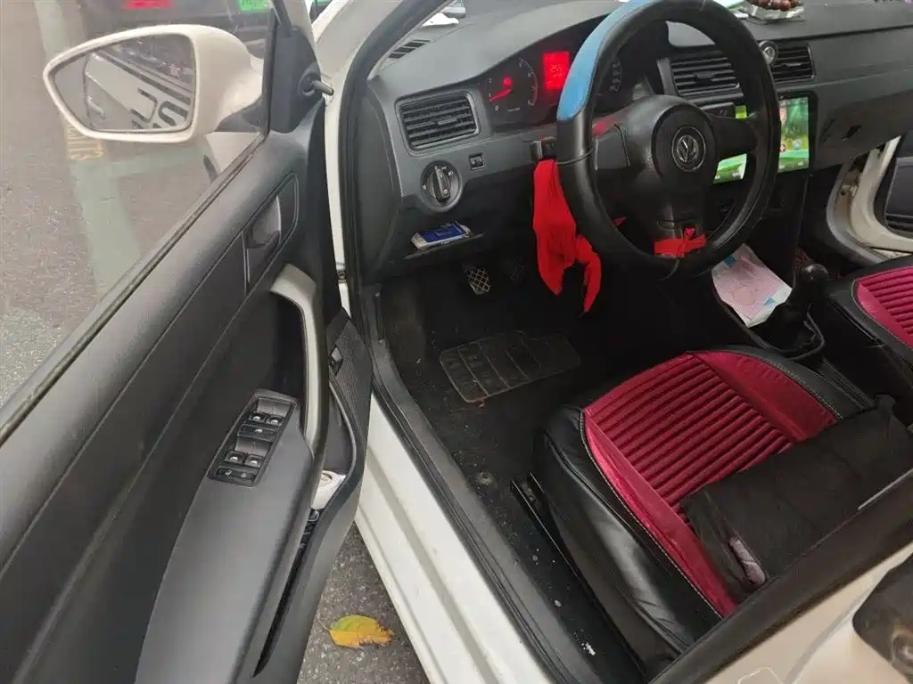 Volkswagen Santana 2015 1.4L Manual Trend Edition фото 14