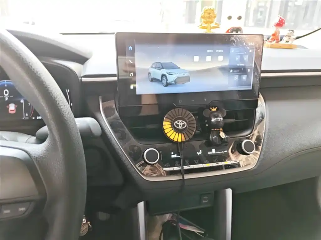 Toyota Frontlander 2023 2.0L CVT Elite Edition фото 6
