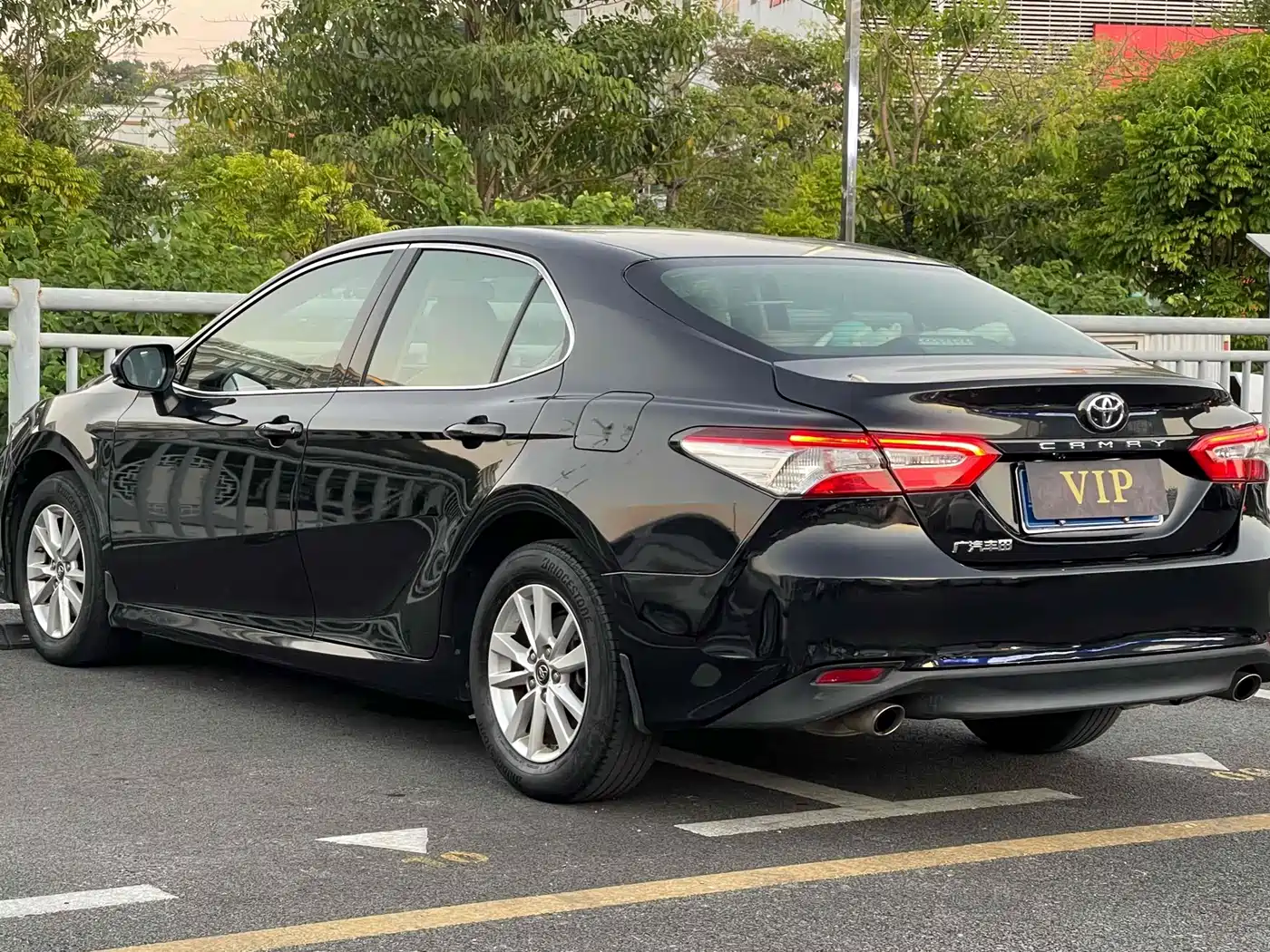 Фото 4 - Toyota Camry