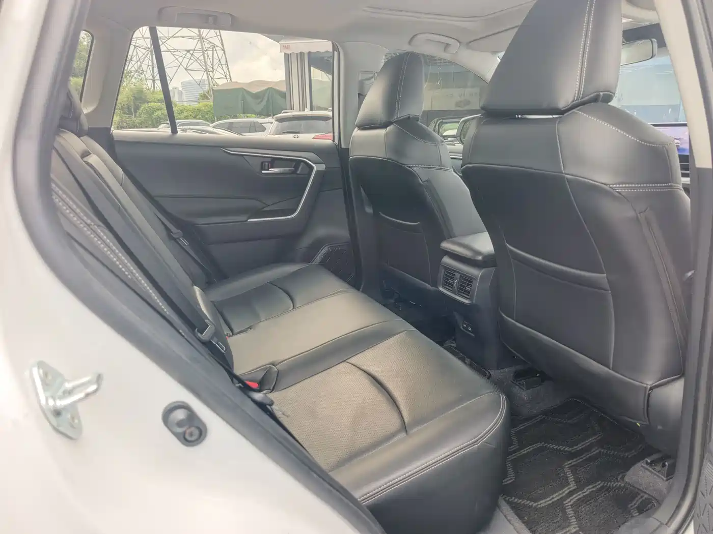 Toyota RAV4 Rongfang 2024 2.0L CVT FWD Style Edition фото 17
