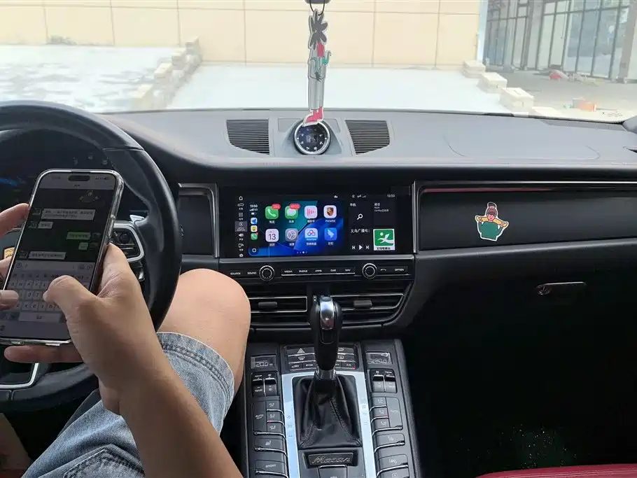 Porsche Macan 2018 Macan 2.0T фото 12