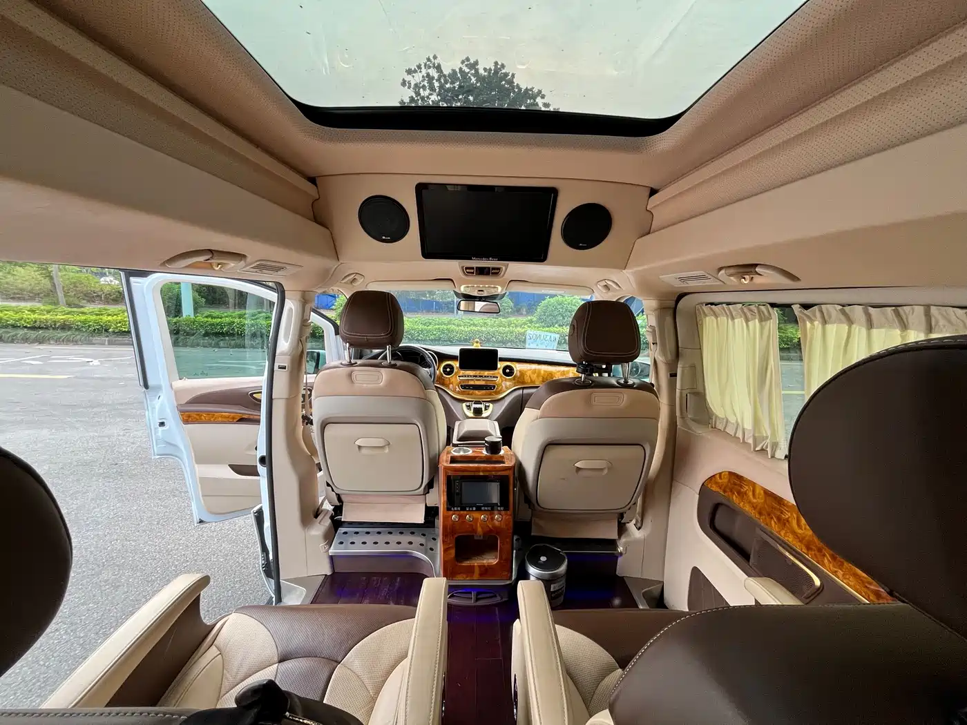 Mercedes-Benz V-Class 2016 V 260 L Premium Long фото 10