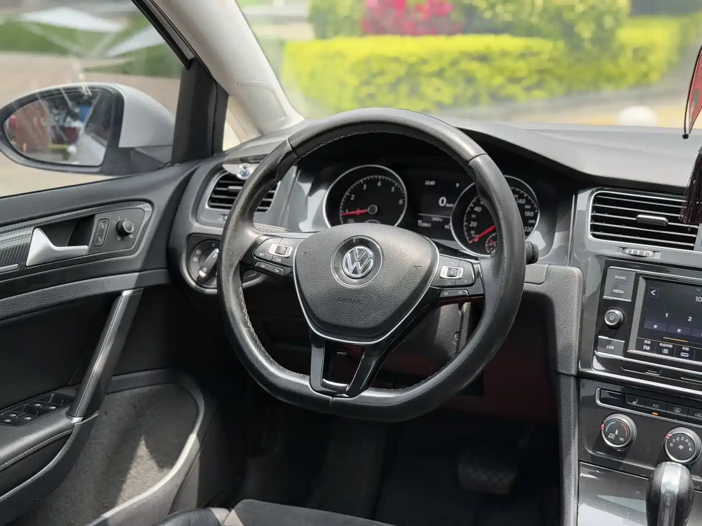 Volkswagen Golf 2018 230TSI Automatic Luxury фото 9