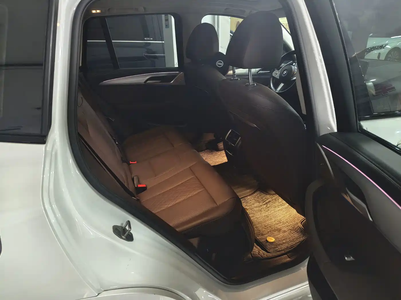 Фото 8 - BMW iX3