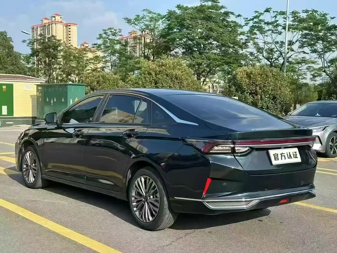 DONGFENG YI HYUN MAX