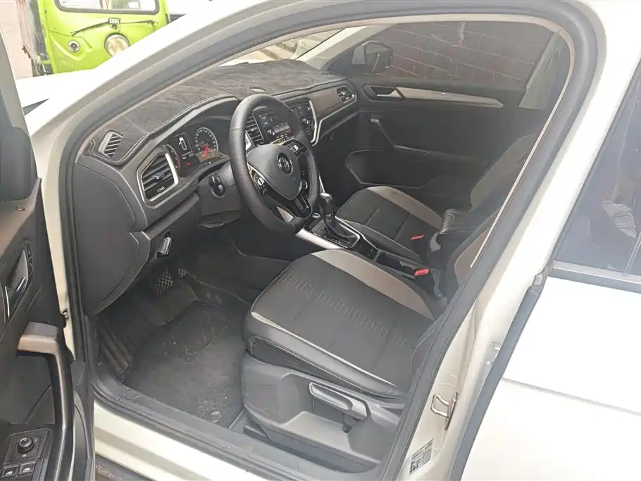 Volkswagen T-ROC 2019 230TSI DSG 2WD Progressive Version China VI фото 9