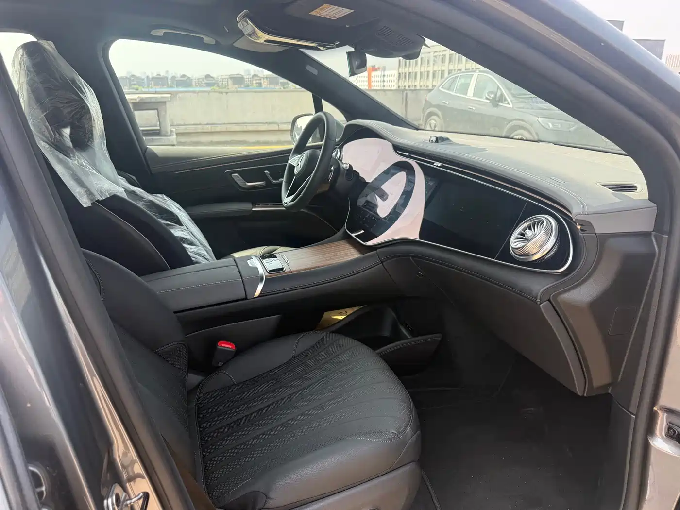 MERCEDES-BENZ EQS SUV