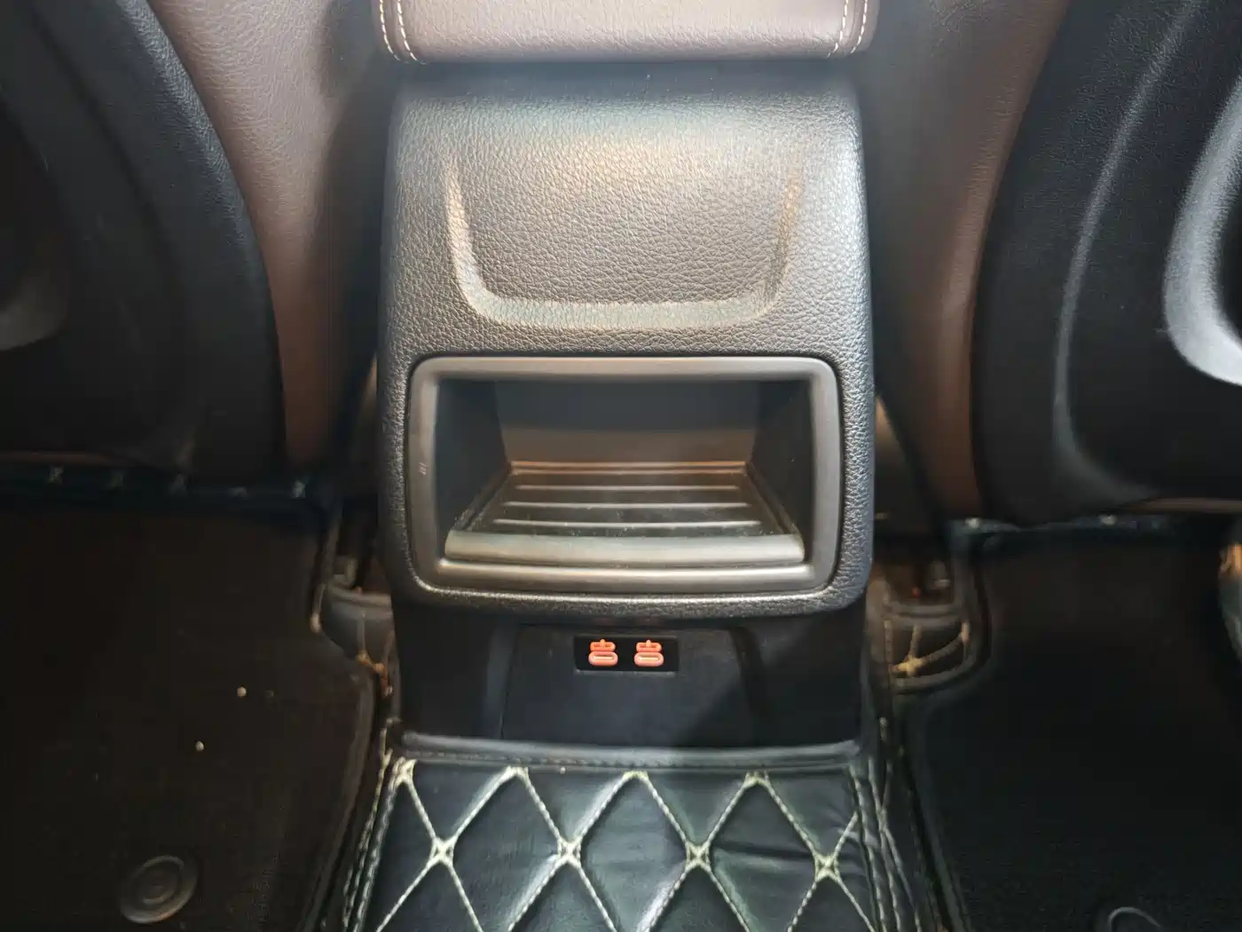 BMW 1 Series 2021 120i M Sport Shadow Edition фото 9