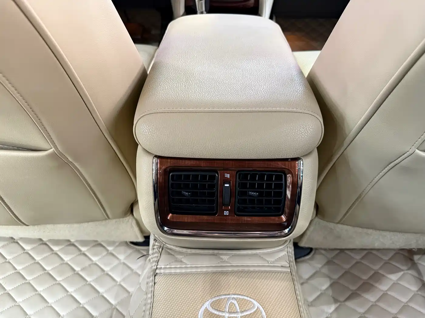 Toyota Crown 2015 2.0T Fashion фото 19