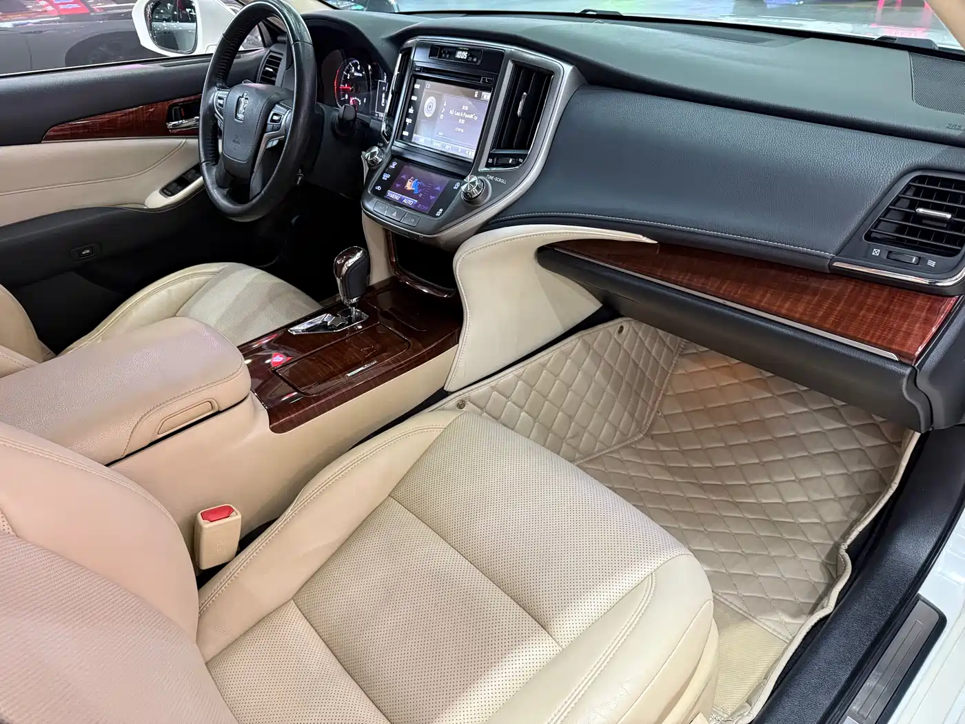 Toyota Crown 2015 2.0T Fashion фото 26