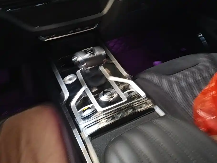 Hongqi HS5 2022 2.0T Smart Connect Premium Edition фото 16