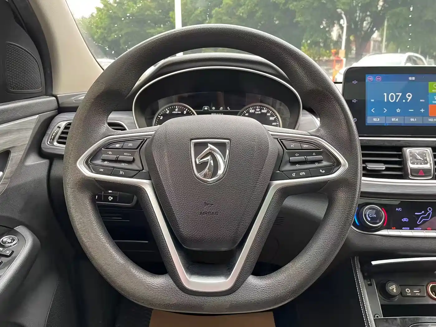 Baojun 730 2020 2019 1.5T CVT Flagship Edition 7-Seater China VI