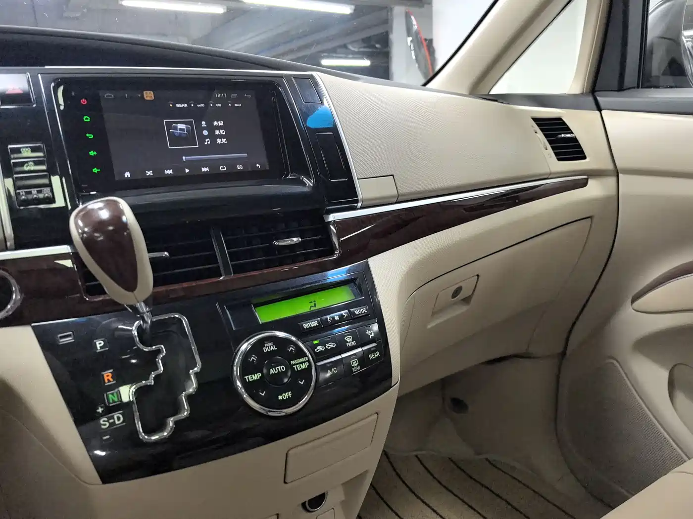 Toyota Previa 2012 2.4L 7-Seater Luxury Edition фото 11