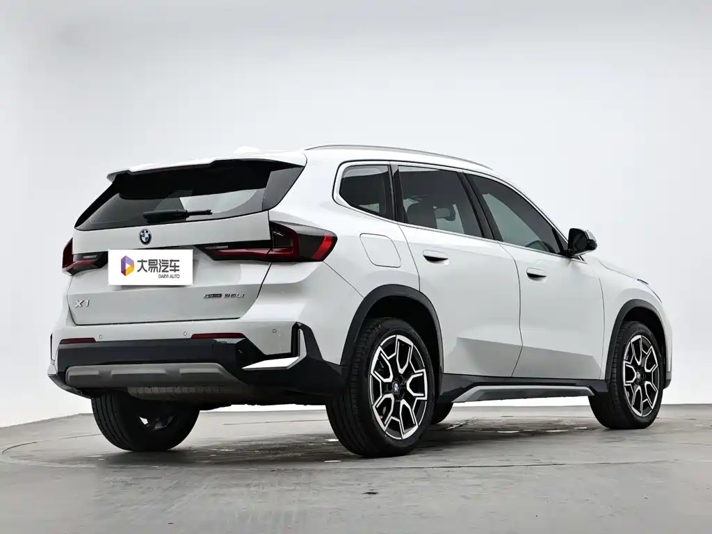 Фото 3 - BMW X1