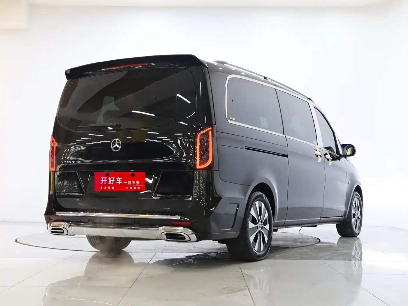 Mercedes-Benz Vito 2023 2.0T Elite 7-Seater фото 4
