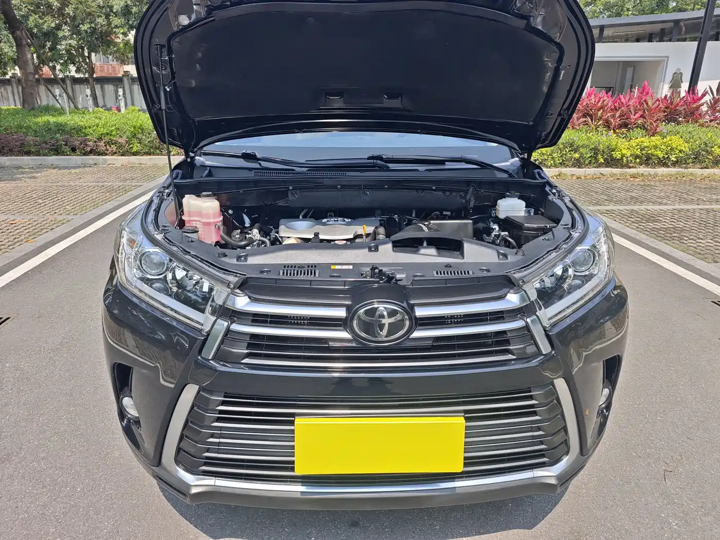 TOYOTA HIGHLANDER
