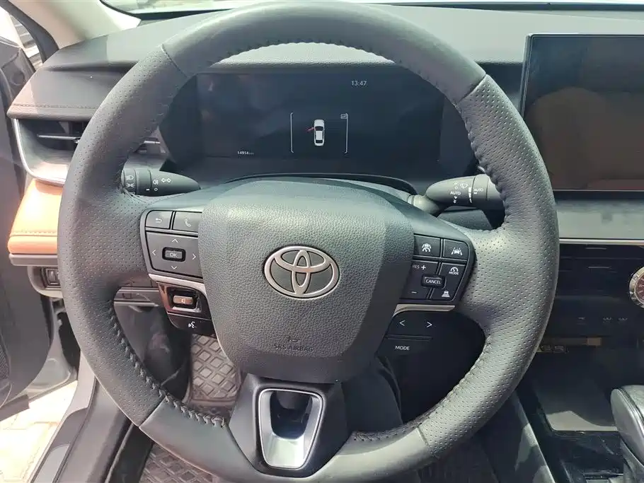 Toyota Camry 2024 Hybrid 2.0HG Premium Edition фото 15