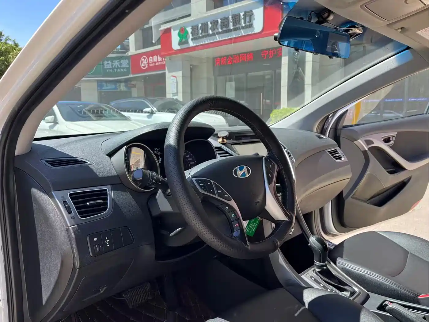 Hyundai Langdong 2016 1.6L Automatic Smart Edition фото 11