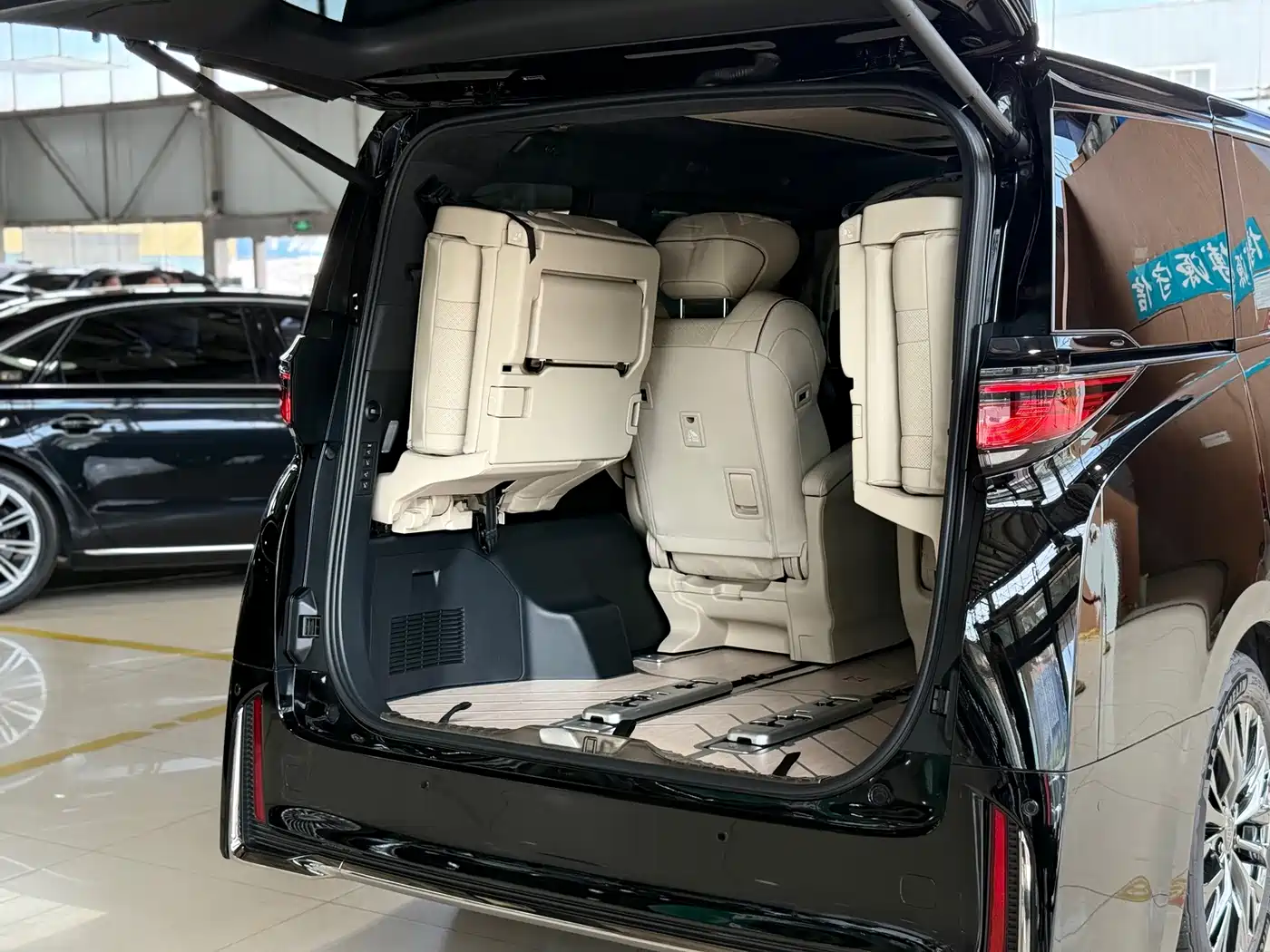 Toyota Vellfire, миниатюра 26
