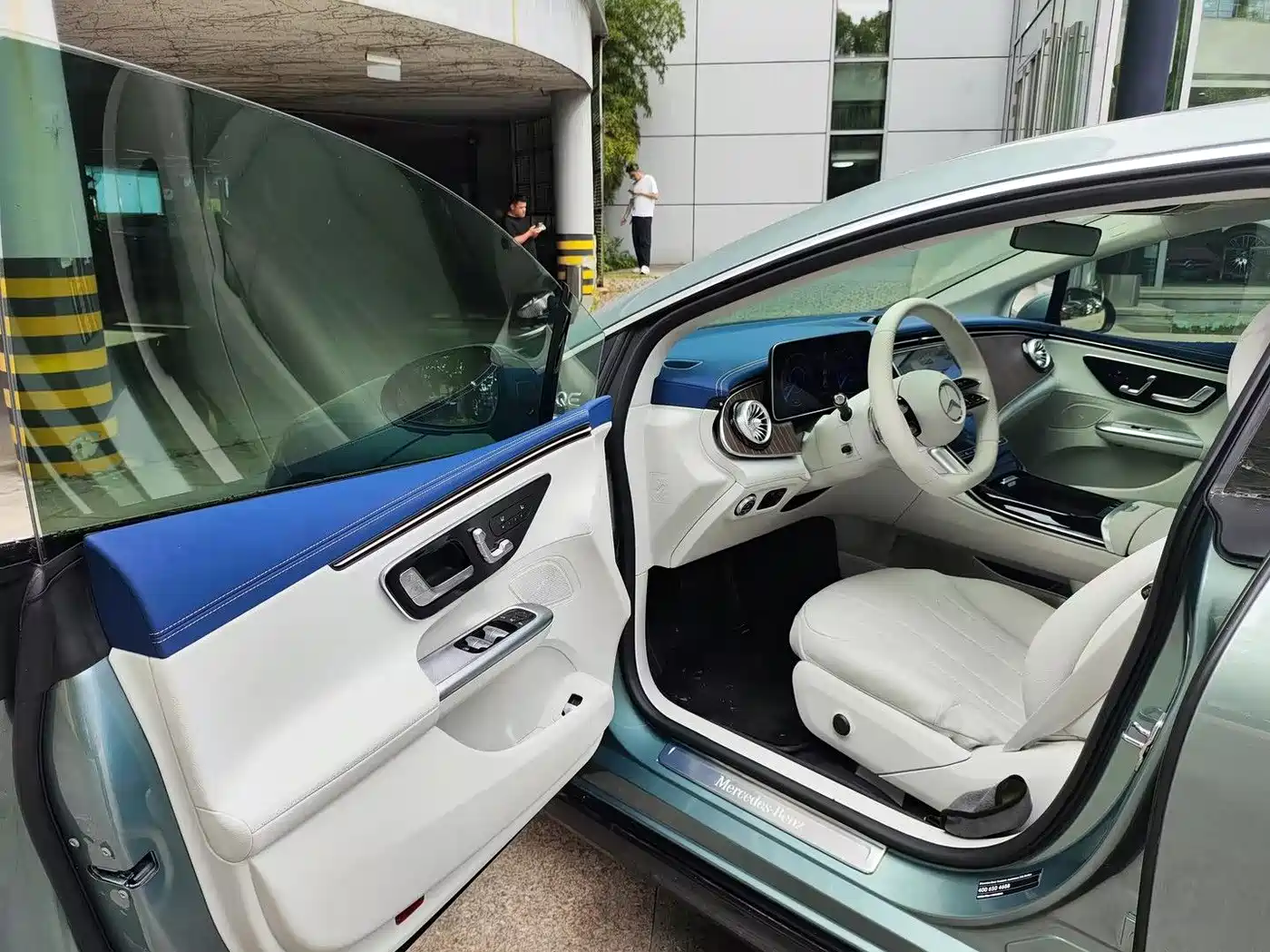 Mercedes-Benz EQE 2026 500 4MATIC Pioneer Edition фото 2