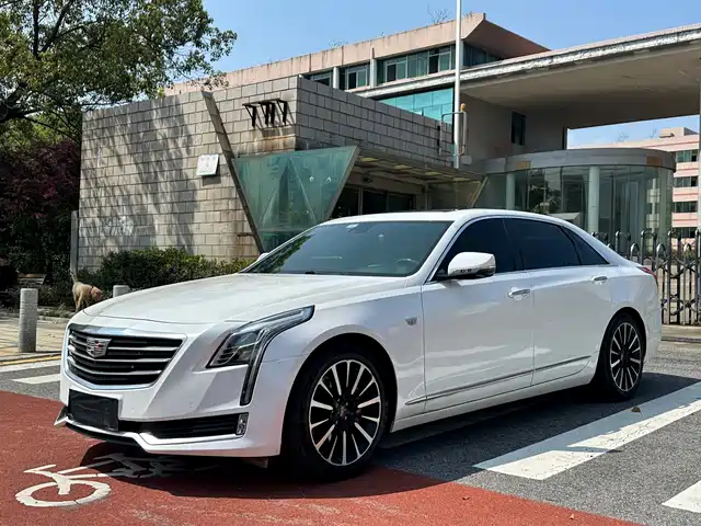 CADILLAC CT6