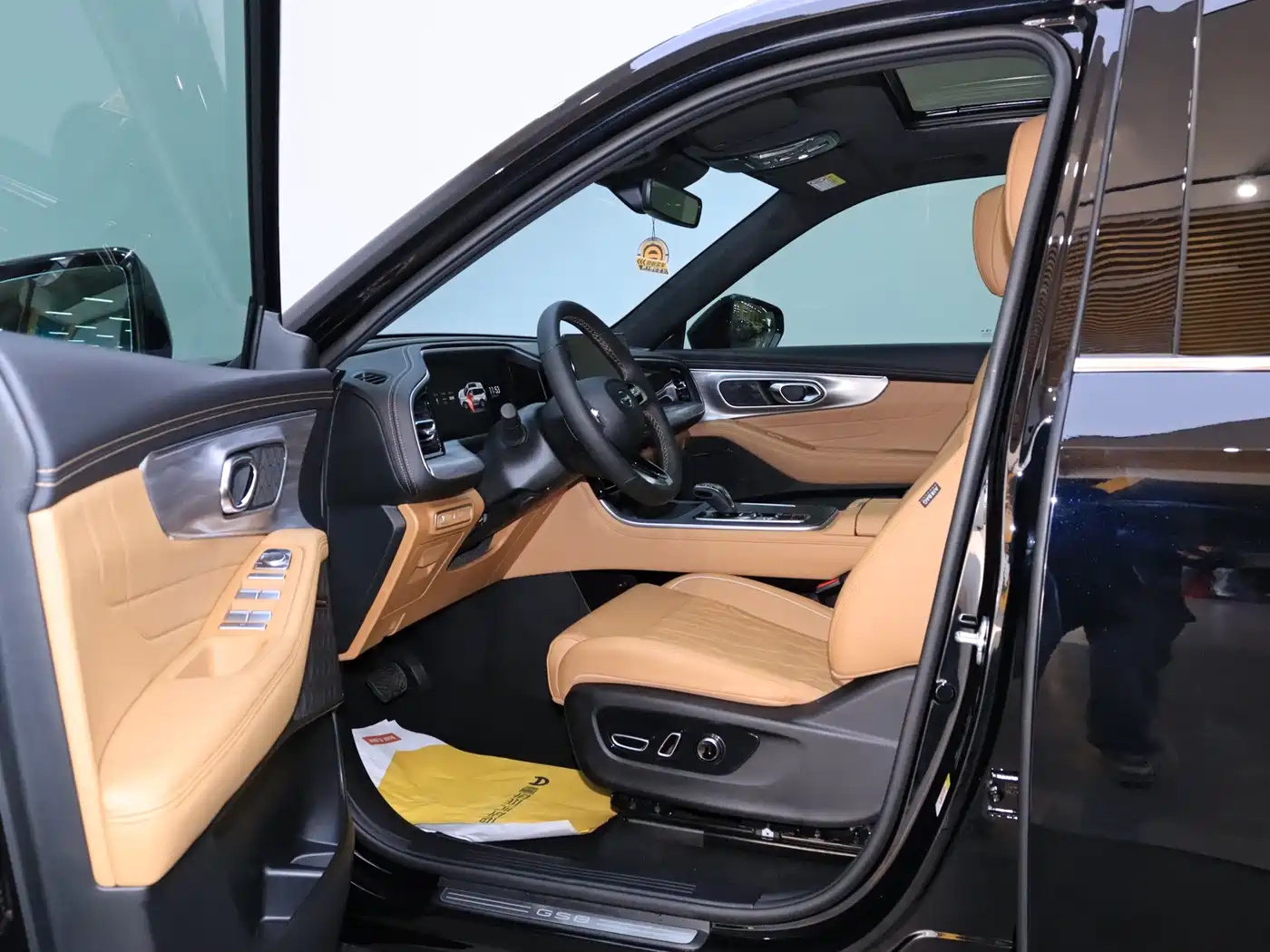 GAC Trumpchi Trumpchi GS8 2025 Pilot Series 2.0TGDI 2WD Luxury Edition 5-seater фото 14