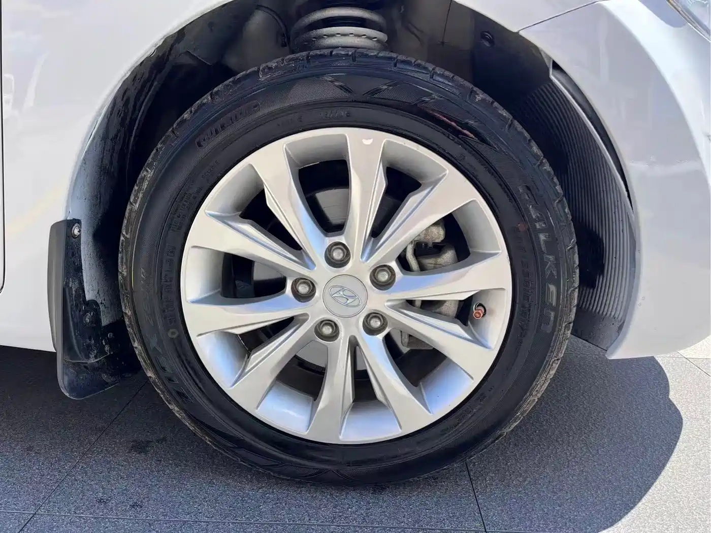 Hyundai Langdong 2016 1.6L Automatic Smart Edition фото 9