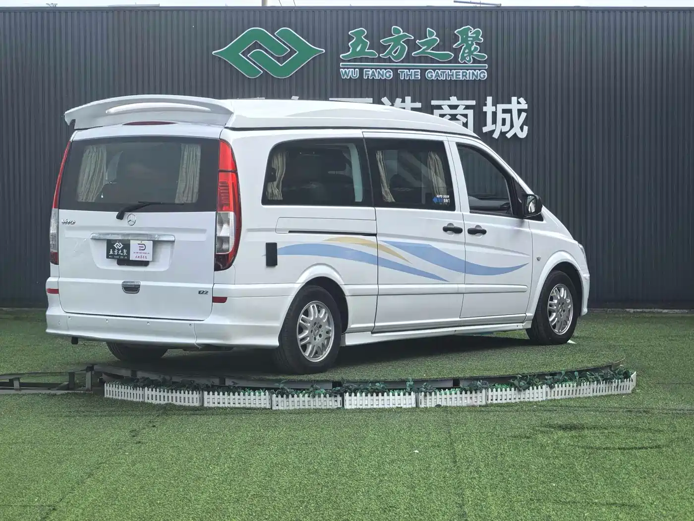 Mercedes-Benz Vito 2013 Model 3.0L Elite Edition фото 17