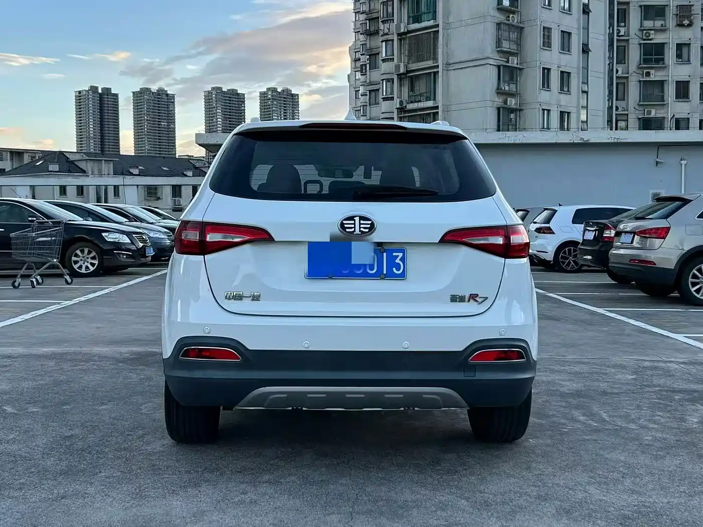 FAW Senya R7 2016 2016 1.6L Manual Luxury