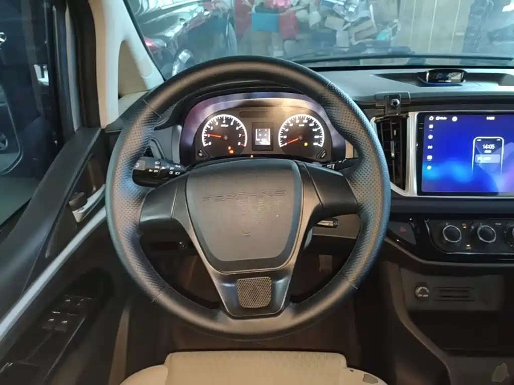 Dongfeng Fengxing Lingzhi 2025 2023 M5 1.6L Utility 5-Seater
