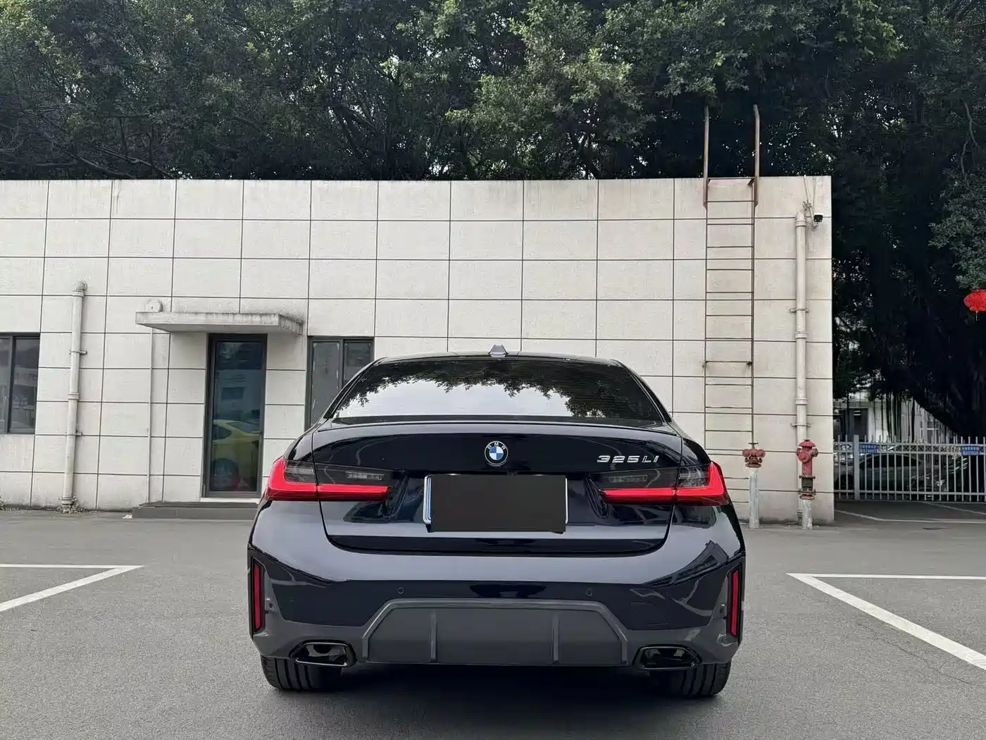 BMW 3 Series 2024 325Li M Sport Shadowline Package фото 9