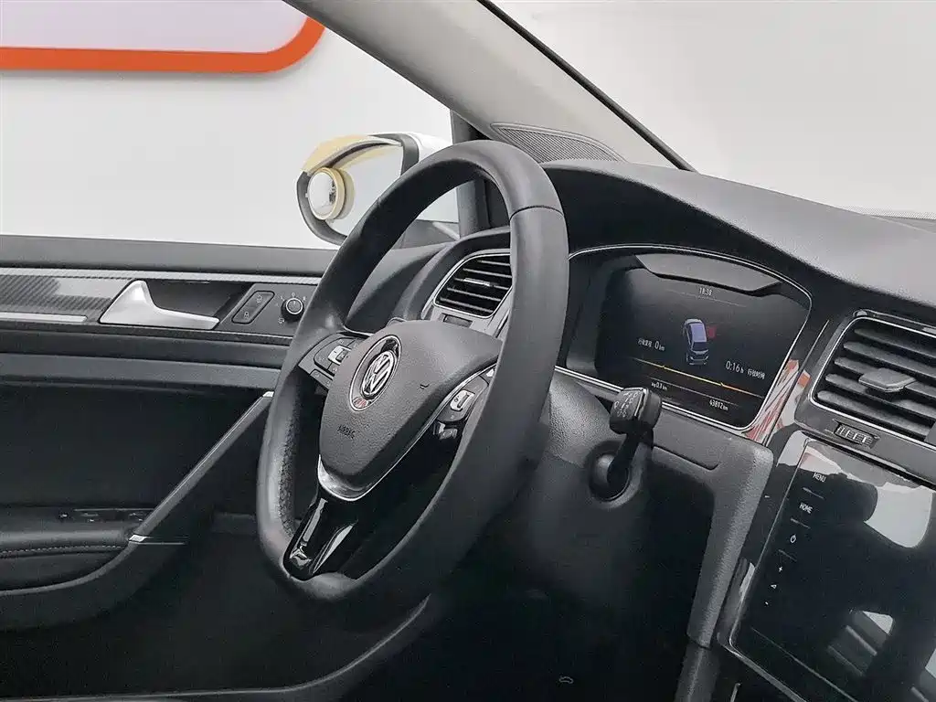 Volkswagen Golf 2020 Beloved Edition 280TSI DSG Luxury фото 22