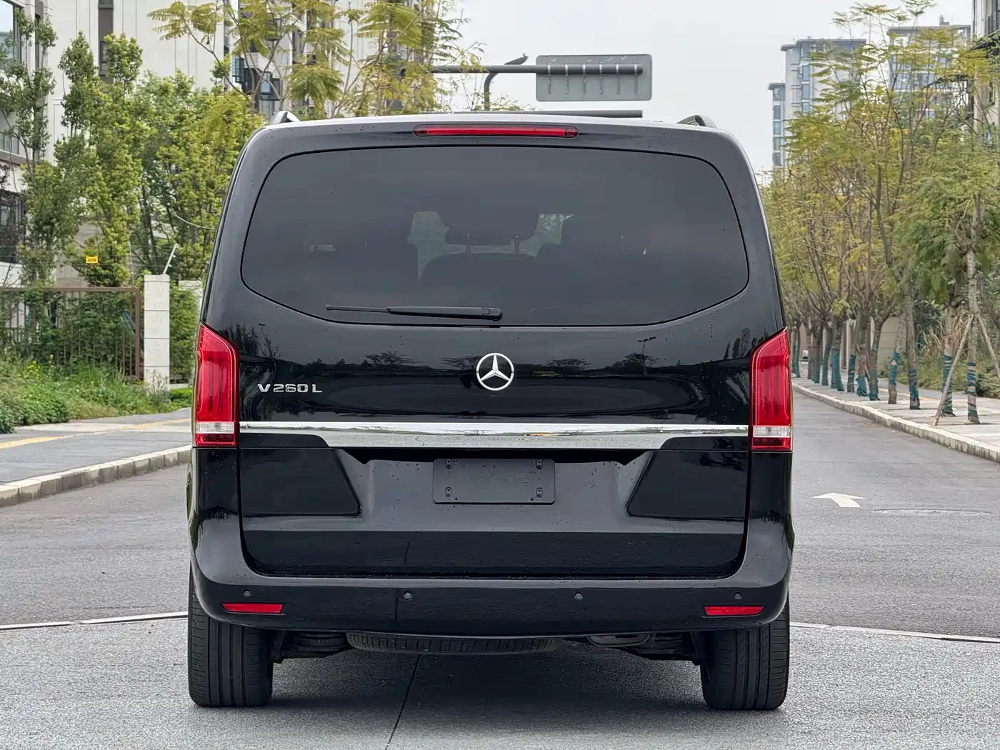 Mercedes-Benz V-Class 2017 Model V 260 L Premium Extended Edition фото 5