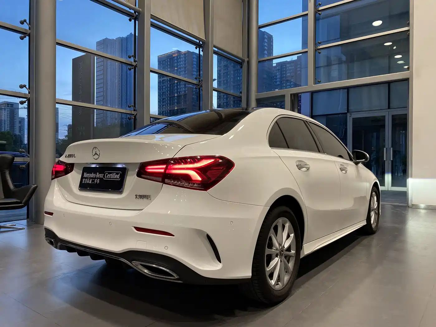 Mercedes-Benz A-Class 2021 A 200 L Sport Sedan Fashion Edition фото 17