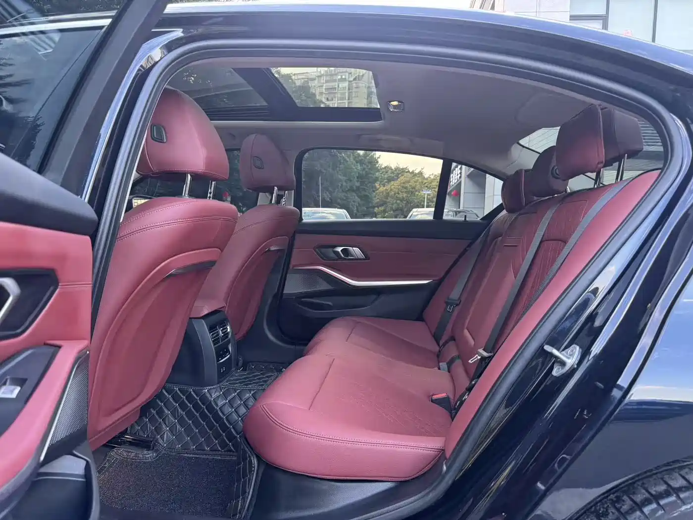 BMW 3 Series 2024 325Li M Sport Package фото 6