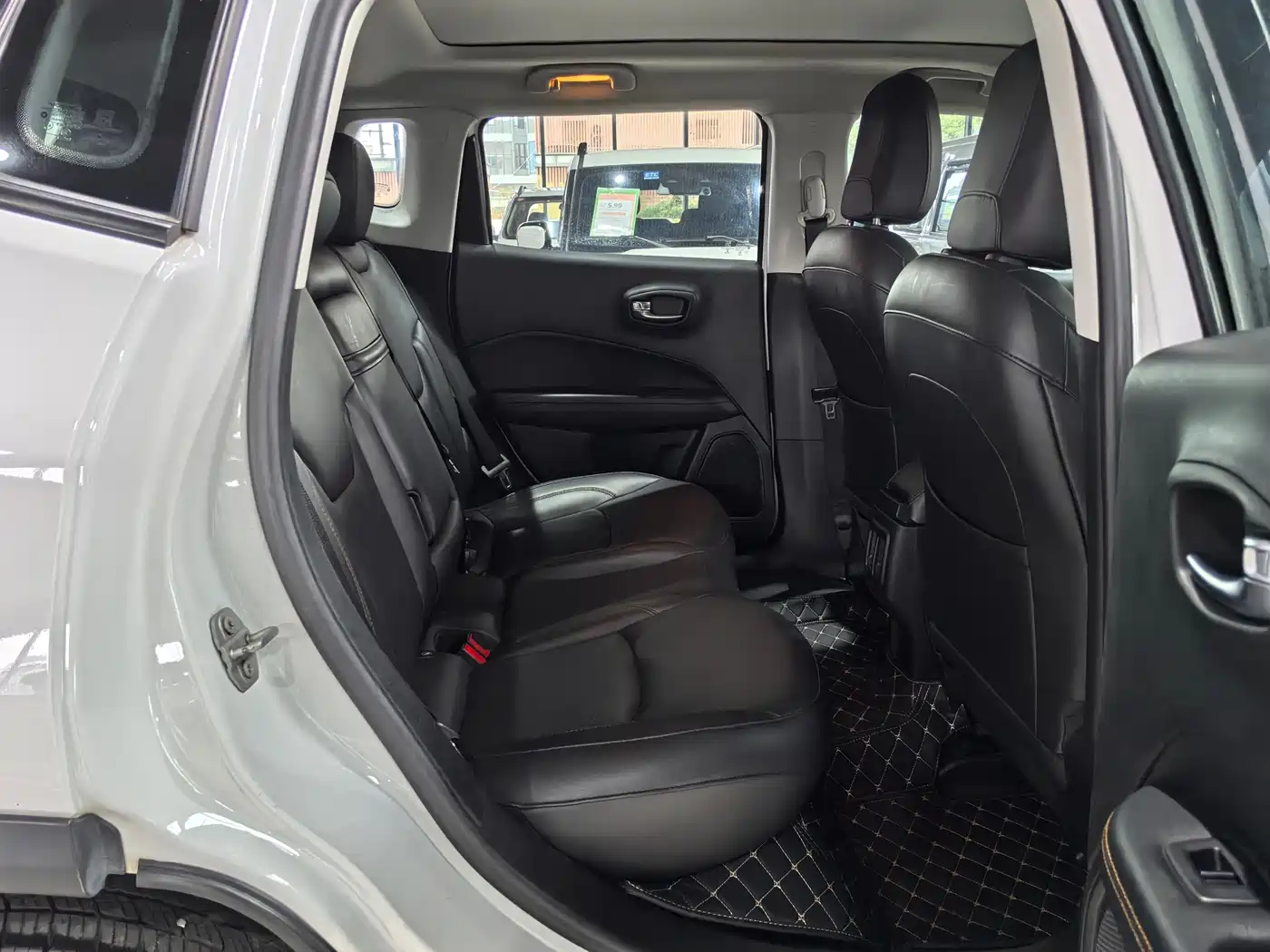 Фото 11 - Jeep Compass