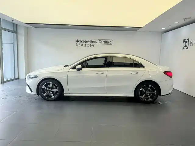 Mercedes-Benz A-Class 2023 A 200 L Fashion — фото 4