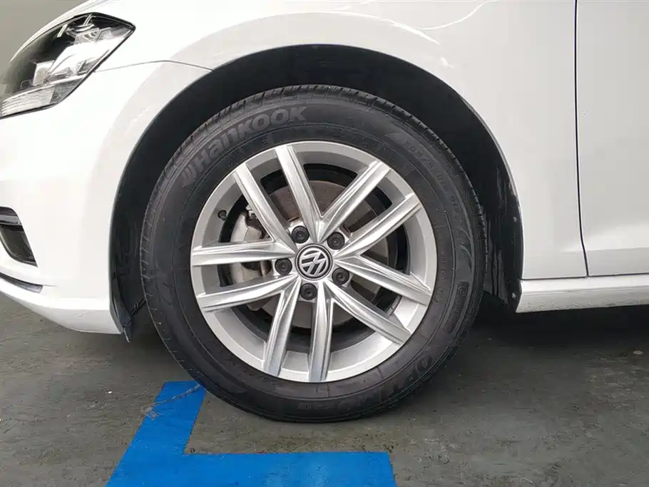 Volkswagen Golf 2019 200TSI DSG Comfort Progressive China VI фото 6