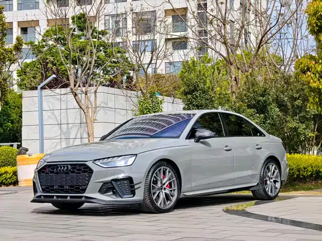 AUDI S4