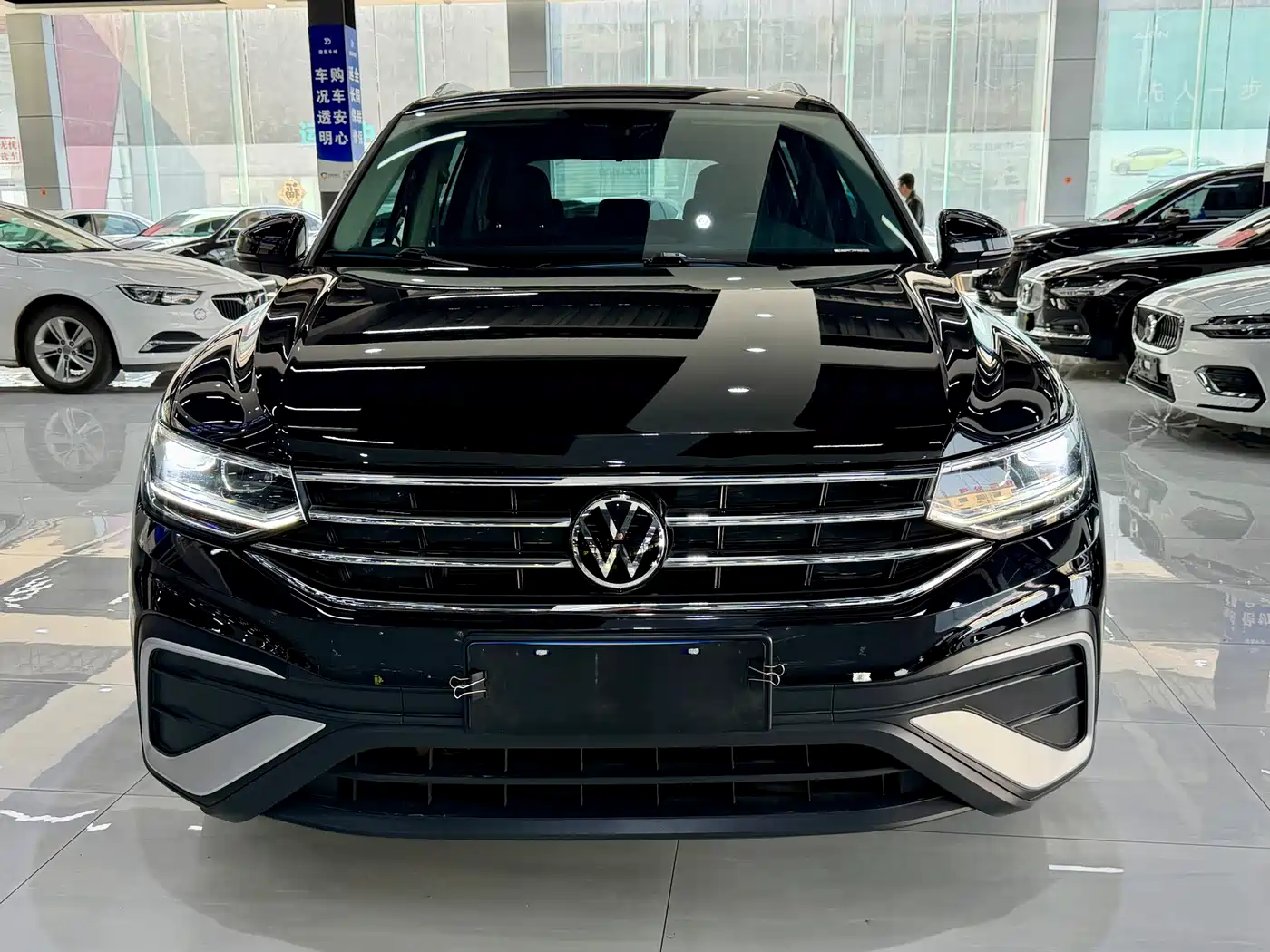 Volkswagen Tiguan L 2023 280TSI 2WD Trend Limited Edition фото 2