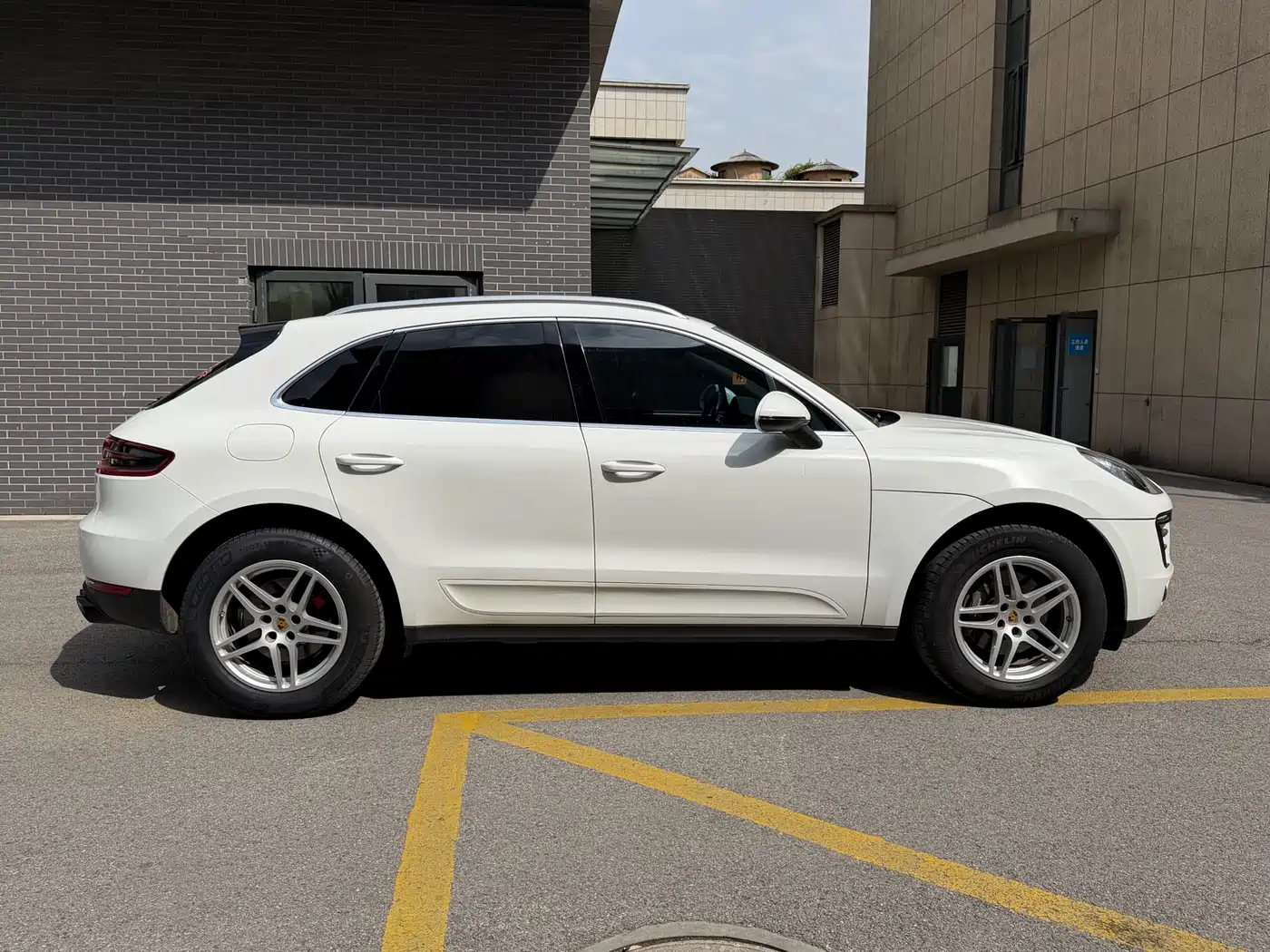 Porsche Macan 2017 Macan 2.0T фото 23