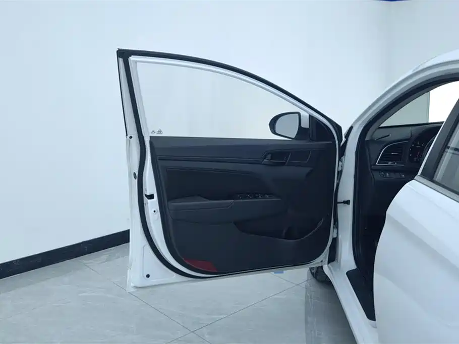 Hyundai Elantra 2018 1.4T DCT Dynamic·Vitality Model фото 7