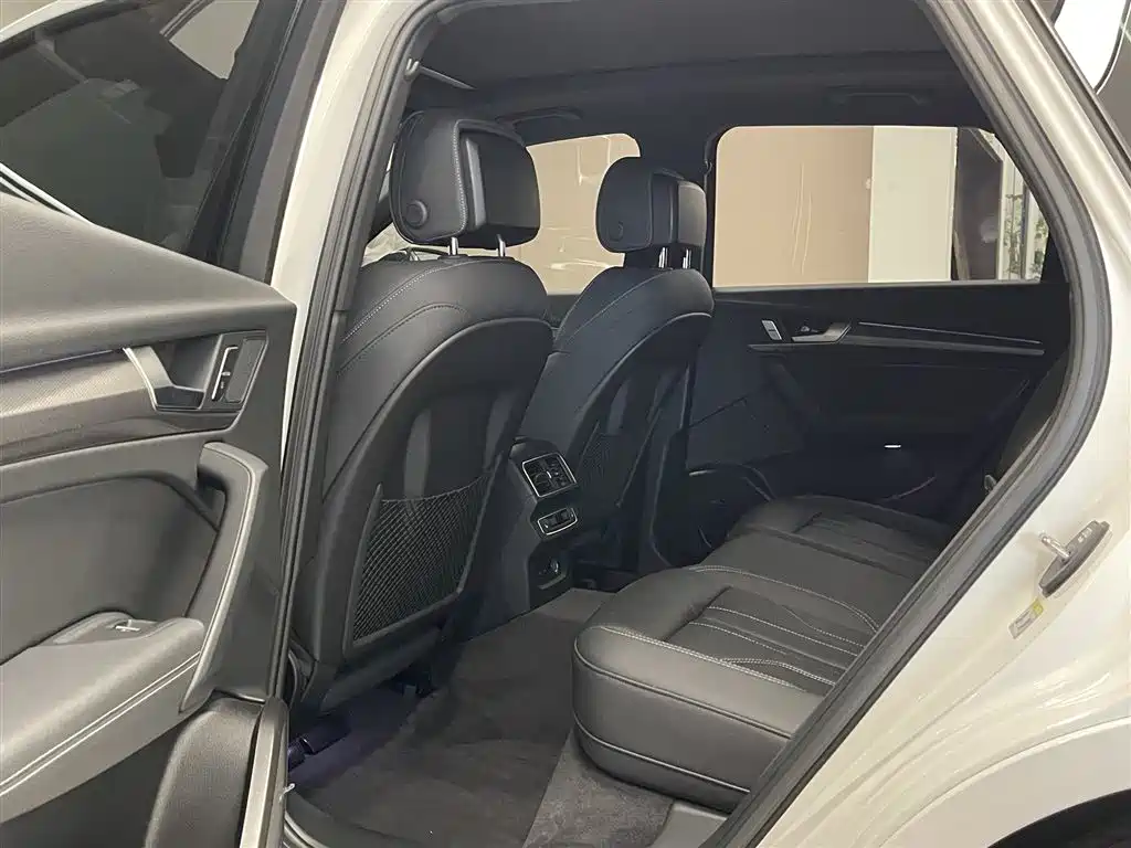 Audi Q5L 2024 Model 40 TFSI Luxury Dynamic фото 18