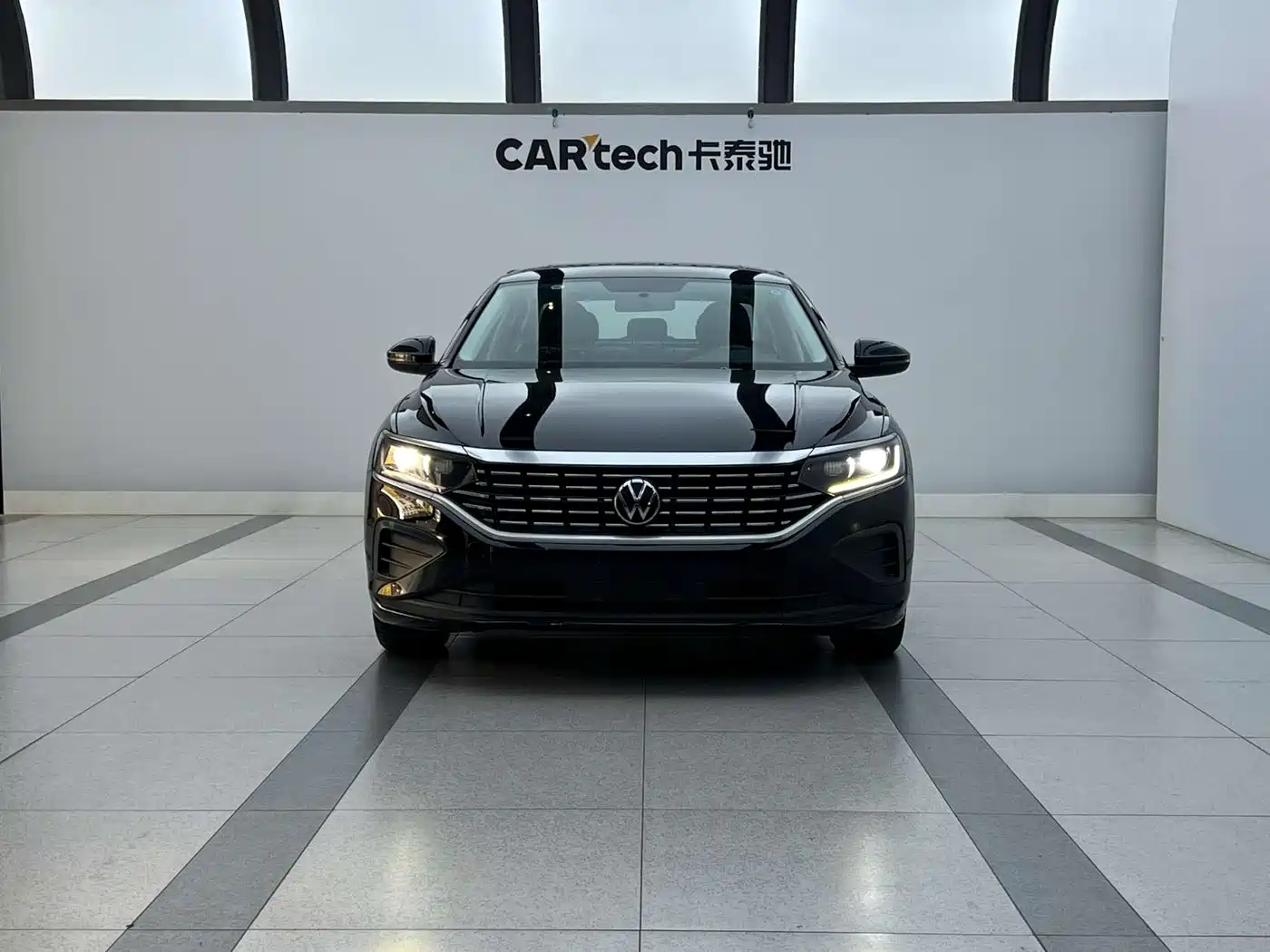 Volkswagen Passat 2022 280TSI Business Edition фото 2