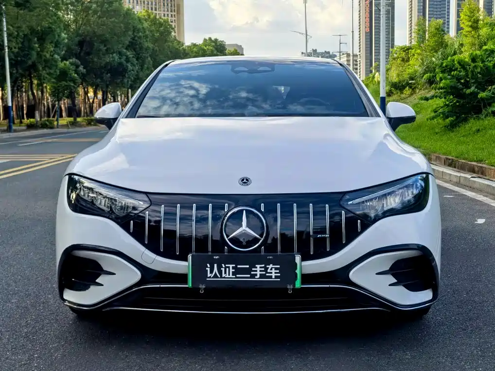 Фото 2 - Mercedes-Benz EQE